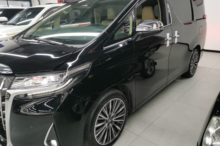 Used Toyota Alphard 2018 Revised Version 3.5L Premium Edition
