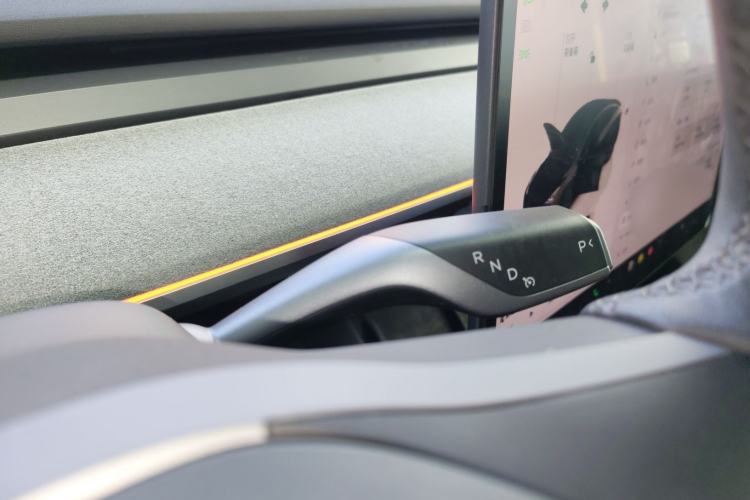 Used Tesla Model Y 2023 Long-Range All-Wheel-Drive Version
