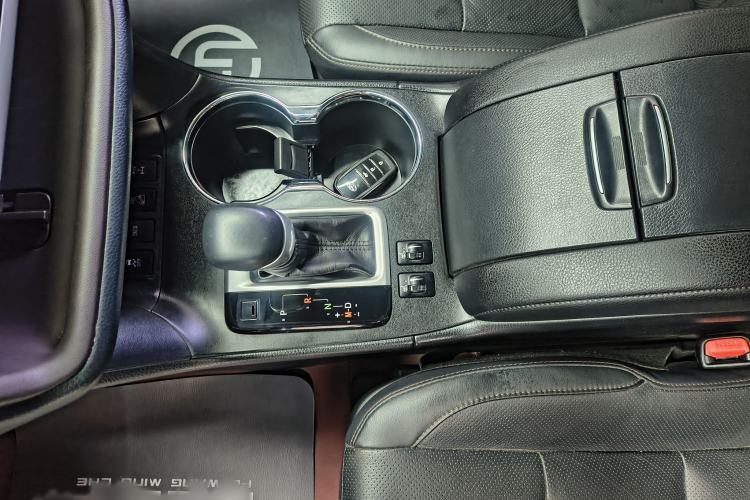 Used Toyota Highlander 2018 2.0T Four-Wheel Drive Prestige Version 7 Seats China V Emission Standard
