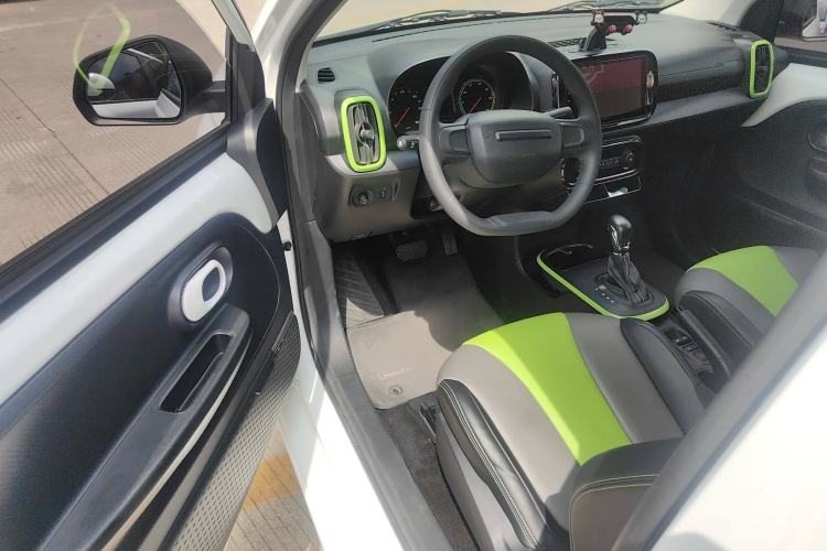 Used Roewe Clever 2021 302 km New Four-Seater Super-Efficient Version
