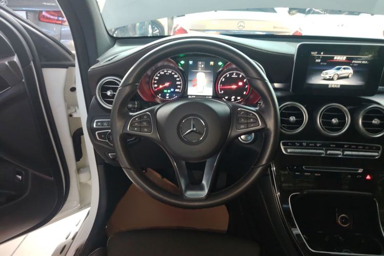 Used Mercedes-Benz GLC 2018 GLC 260 4MATIC Luxury Model
