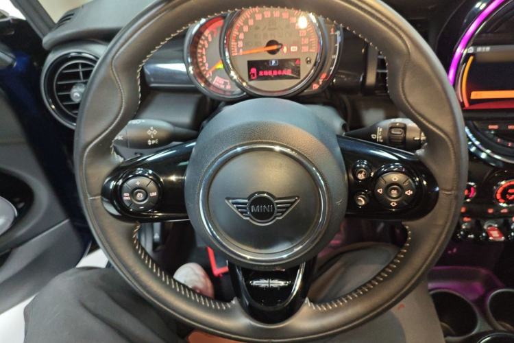 Used  MINI 2018 1.5T COOPER Artist
