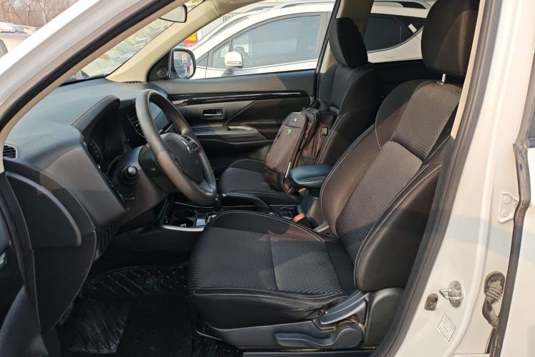 Used Mitsubishi Outlander 2020 2.0L Two-Wheel Drive Comfort Edition 5 Seats