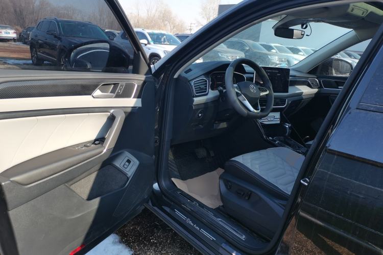 Used Volkswagen Tayron 2023 280TSI Two-Wheel-Drive Luxury Plus Advanced Version
