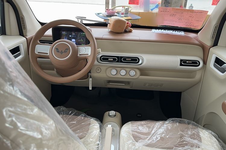 Used Wuling Hongguang MINIEV 2024 3rd Generation 215km Youth Edition
