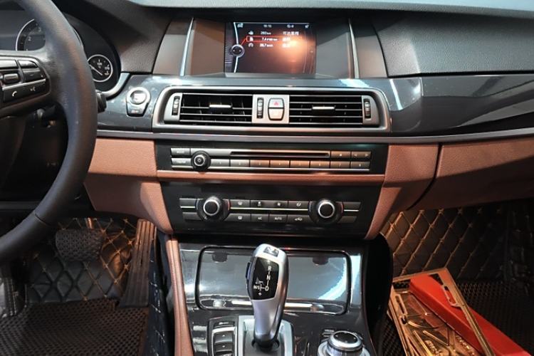 Used BMW 5 Series 2013 520Li Elegant Edition
