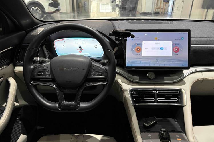 Used BYD Song PLUS New Energy 2023 Champion Edition EV 520KM Prestige Model
