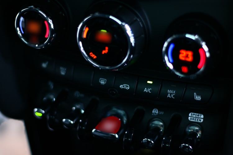 Used  MINI 2023 Updated 1.5T COOPER Artist Five-Door Edition
