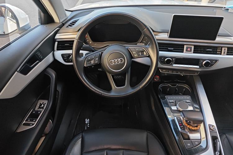 Used Audi A4L 2019 40 TFSI Fashion Edition China VI Emission Standard
