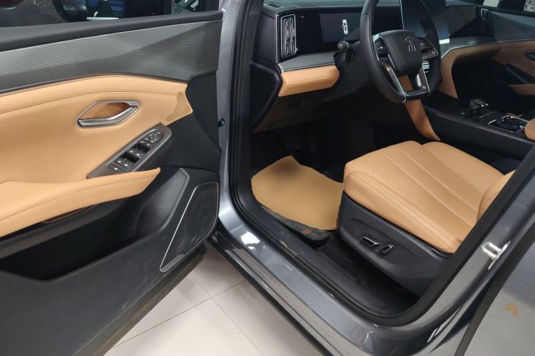 Used BYD Song L DM-i 2024 112 km Leading Edition
