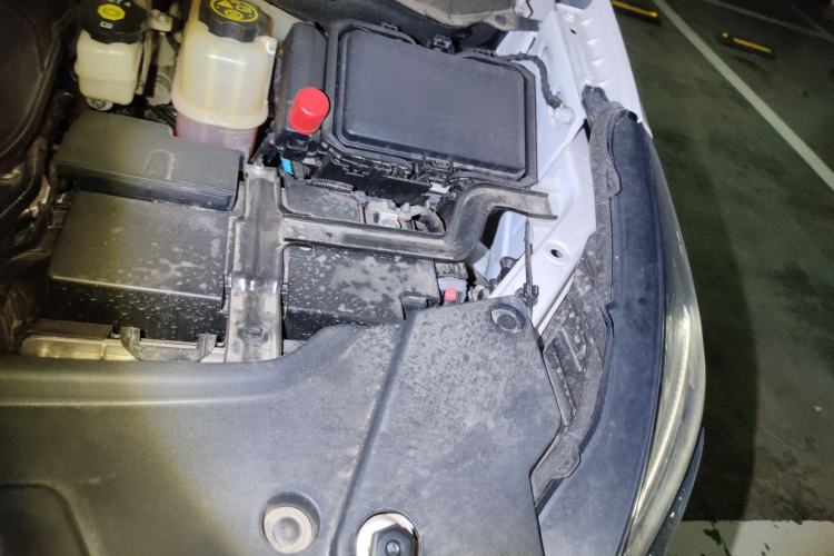 Used Buick GL8 2023 Facelifted Land Cruiser Executive Luxury Version
