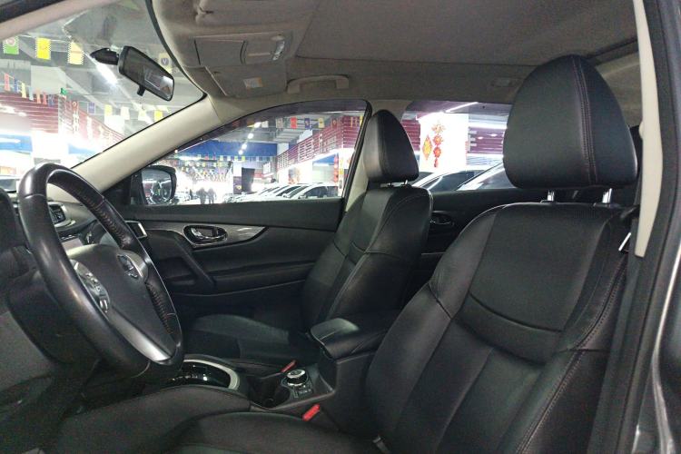 Used Nissan X-Trail 2015 2.5L CVT Leading MAX Edition 4WD
