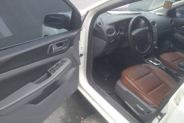 Used Ford Focus 2013 Hatchback Classic 1.8L Automatic Base Model
