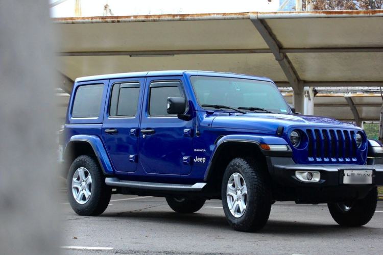 Used  Wrangler 2019 2.0T Sahara Four-Door Brilliant Top Version China VI Emission Standard