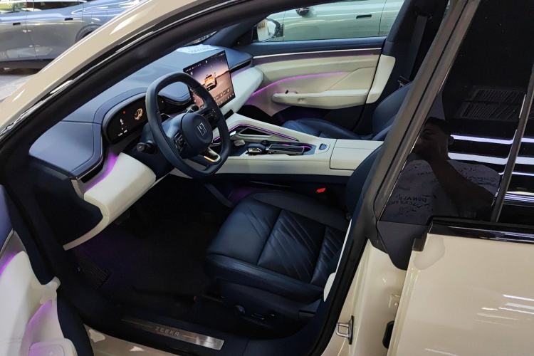 Used Zeekr 001 2025 YOU Edition 100 kWh All-Wheel Drive
