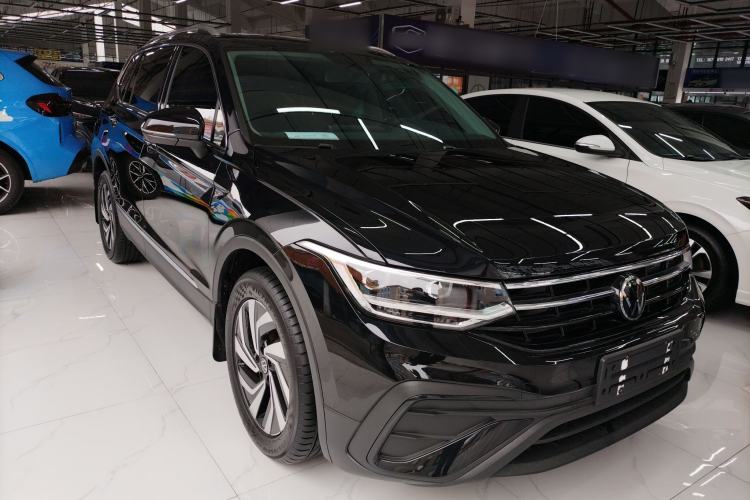 Used Volkswagen Tiguan L 2024 Outstanding Model 300TSI Automatic Two-Wheel Drive Longteng Edition
