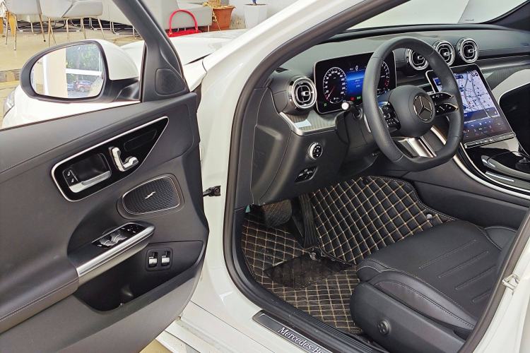 Used Mercedes-Benz C-Class New Energy 2023 Facelift C 350 eL
