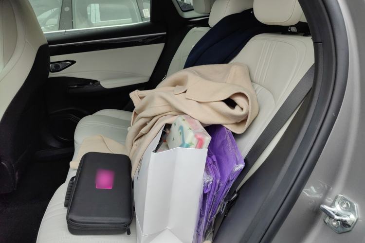 Used  L7 2023 1.5T 115 km Starship