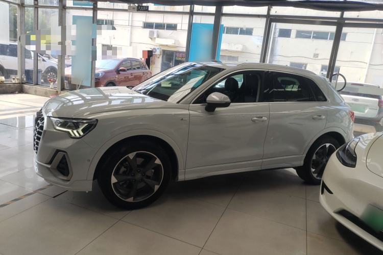 Used Audi Q3 2021 35 TFSI Fashion Dynamic Model
