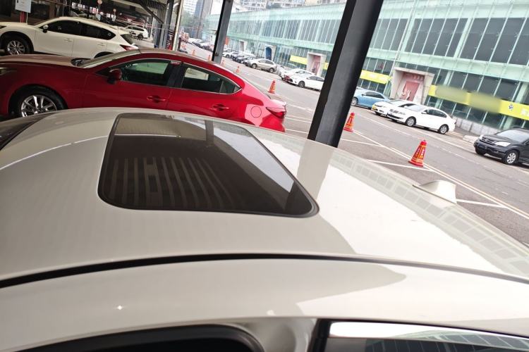 Used Mazda Mazda 3 Axela 2017 Sedan 1.5L Automatic Luxury Model Emission Standard China V
