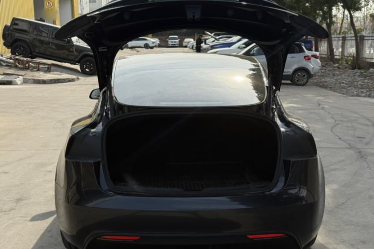 Used Tesla Model 3 2023 Long-Range All-Wheel-Drive Version
