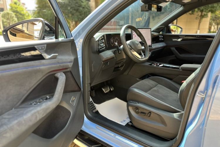 Used Volkswagen Tiguan L 2024 PRO 380TSI Four-Wheel Drive R-Line Prestige Edition
