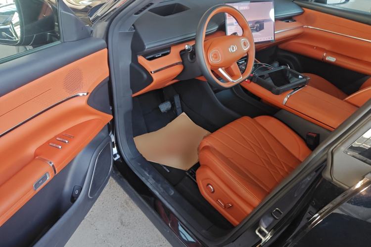 Used  Q07 2025 215 Flagship PLUS