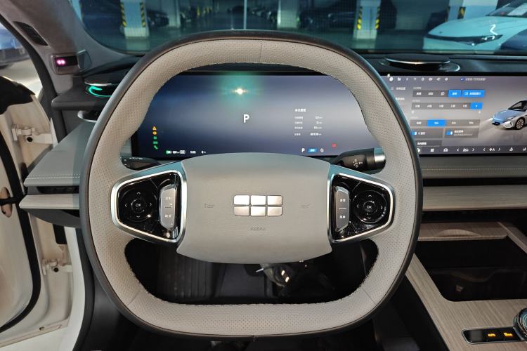 Used Geely Galaxy E8 2024 665 km Range Rear-Drive Starship Long-Range Version
