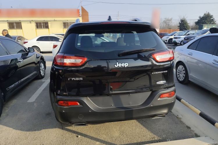 Used  Cherokee 2016 2.4L Leading Edition
