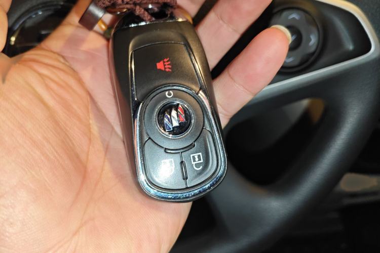 Used Buick GL8 2021 Land Cruiser Executive Class 652T Comfort Model
