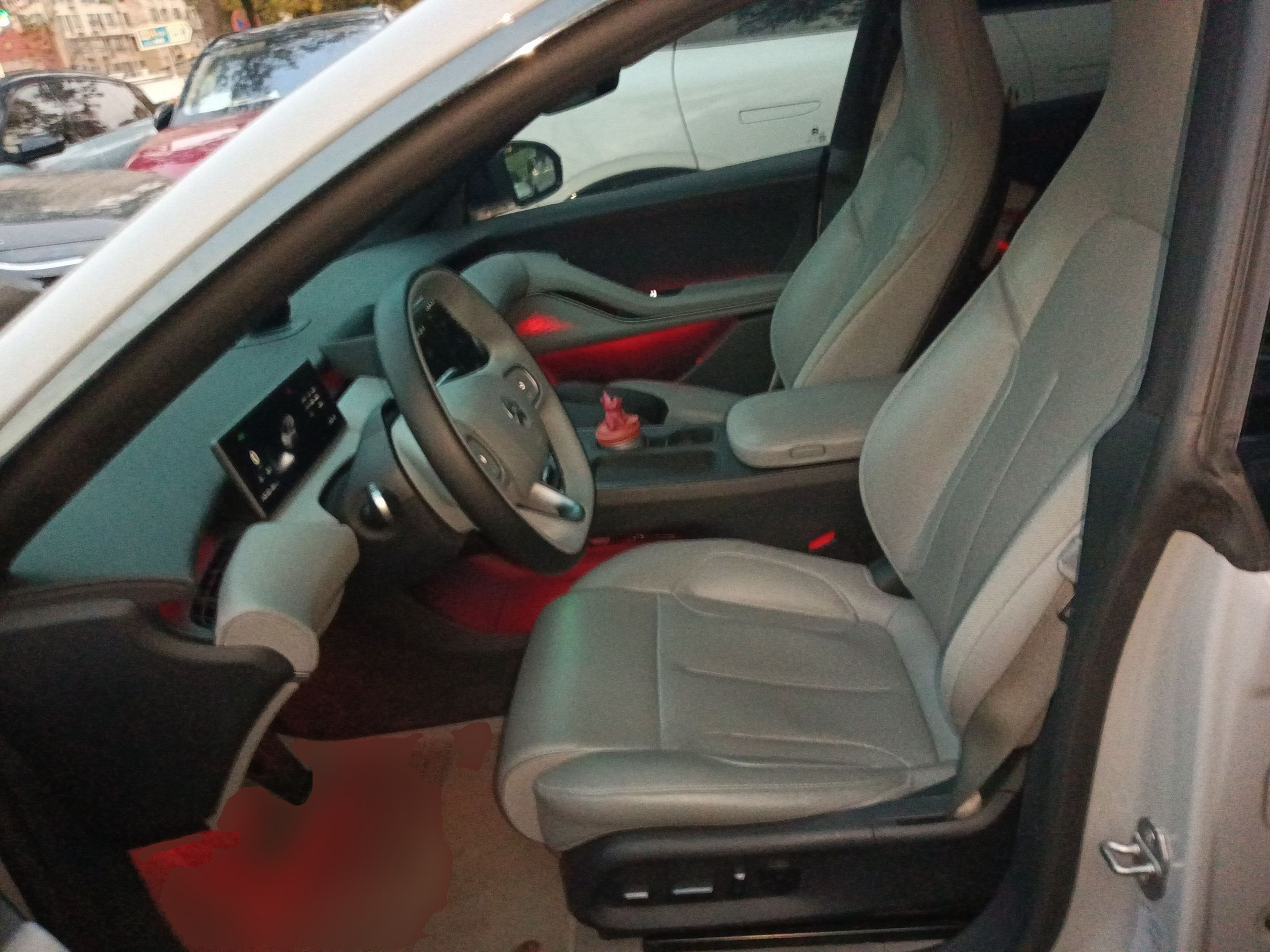 Переднее сиденье в автомобиле