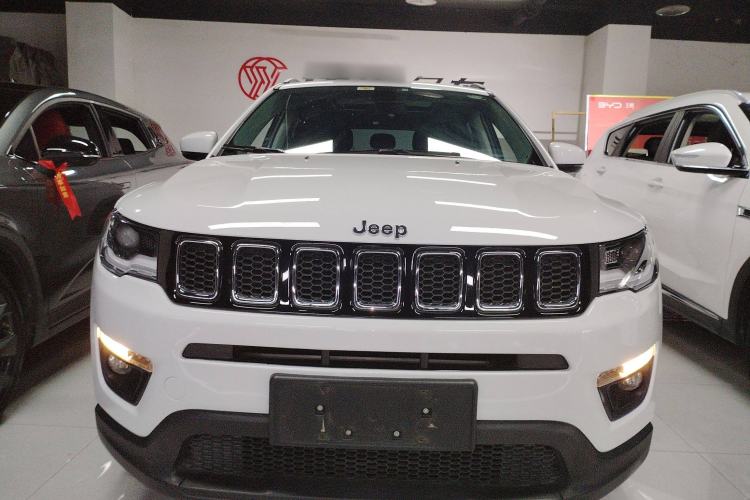 Used  Compass 2020 220T Automatic Leading Edition
