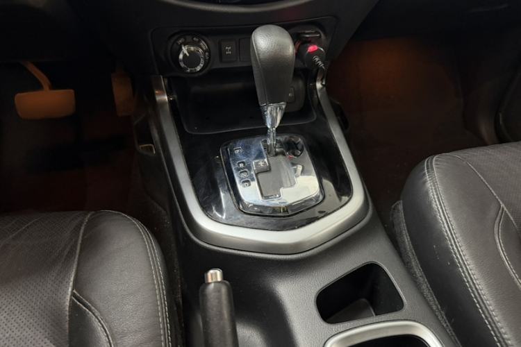 Used Nissan Terra 2018 2.5L Automatic 4x4 Luxury Edition