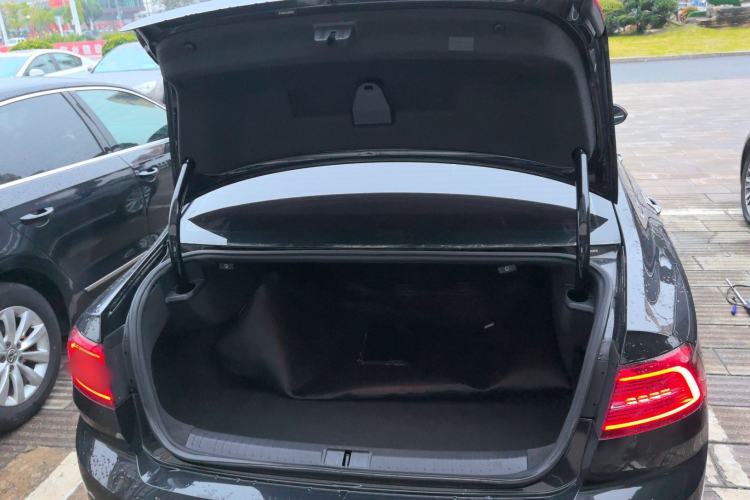 Used Volkswagen Magotan 2018 330TSI DSG Advanced Model
