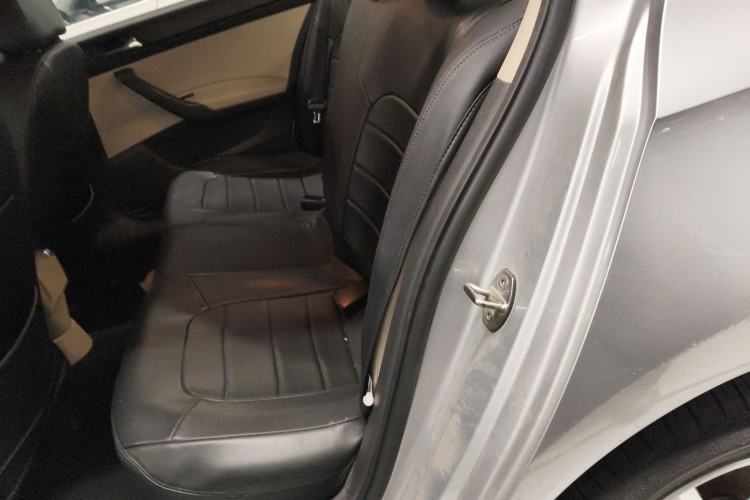 Used Skoda Rapid 2015 1.6L Manual Smart Selection Model
