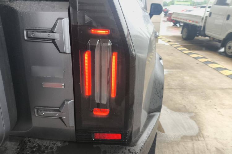 Used Jetour Traveler 2023 2.0T All-Wheel-Drive CrossPRO
