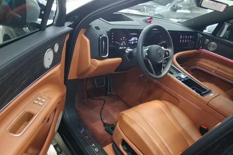 Used Hima AITO M9 2025 Extended-Range Ultra Version 52 kWh 6-Seater