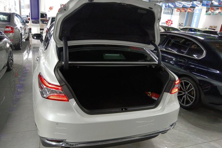 Used Toyota Camry 2023 2.0G Luxury Edition
