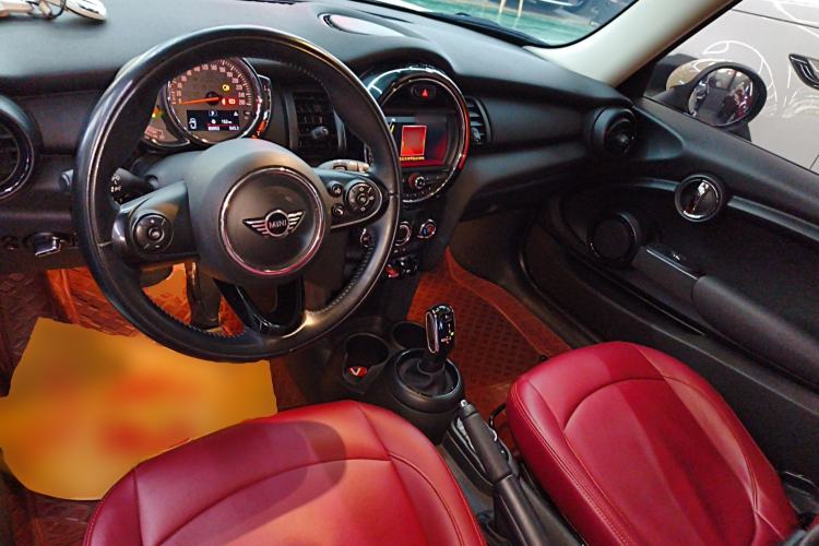 Used  MINI 2018 1.5T ONE
