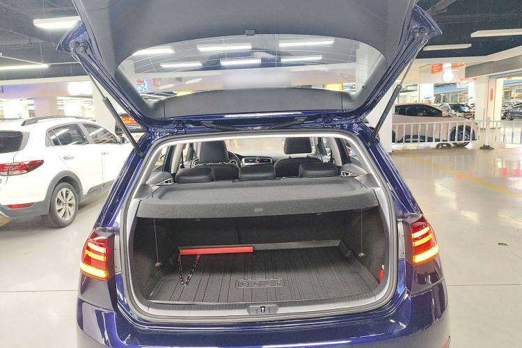 Used Volkswagen Golf 2018 230TSI Automatic Comfort Model
