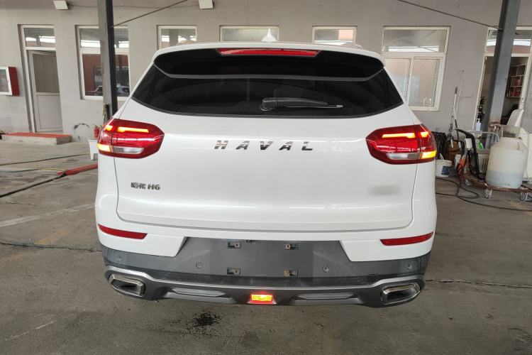 Used Haval H6 2017 Red-Label 1.3T Automatic Two-Wheel Drive ZhiShang Model
