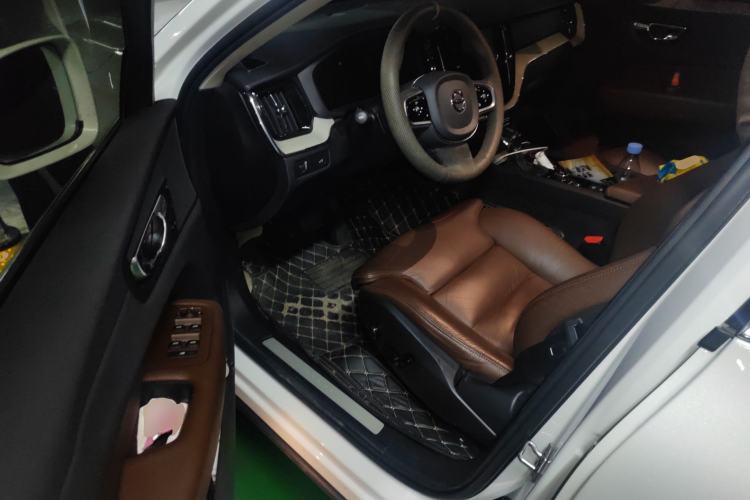 Used Volvo XC60 2020 T5 4x4 Smart Luxury Edition