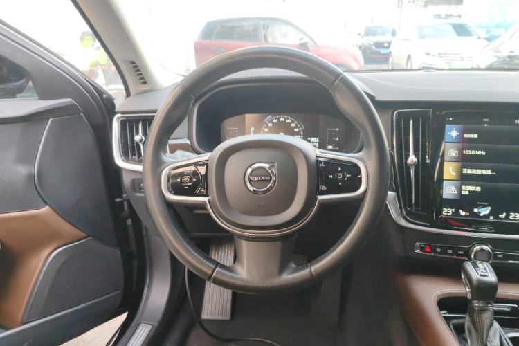 Used Volvo S90 2018 T5 Zhiyuan Edition
