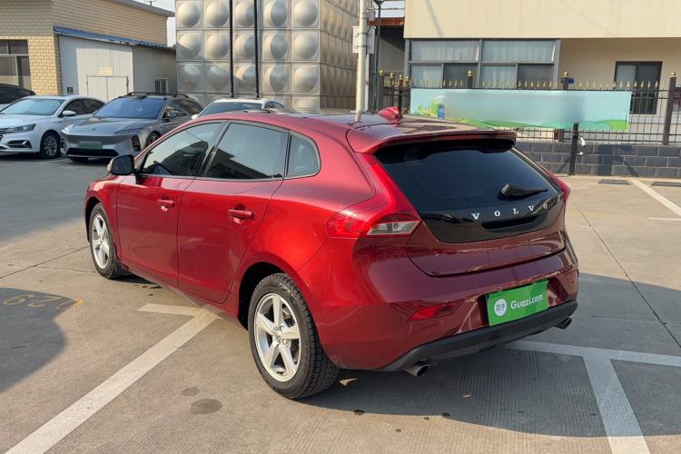 Used Volvo V40 2017 T3 Smart Edition