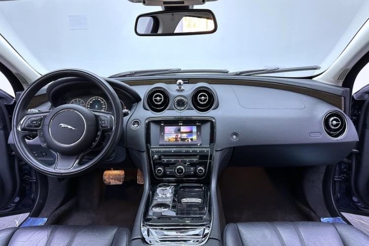 Used Jaguar XJ 2016 XJL 3.0 SC Two-Wheel-Drive Elegant Business Edition
