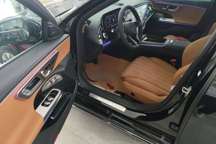 Used Mercedes-Benz E-Class 2025 Facelift E 300 L Luxury Edition
