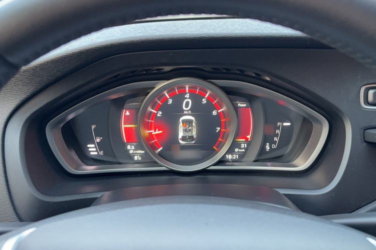 Used Volvo V40 2017 T3 Zhiyi Edition
