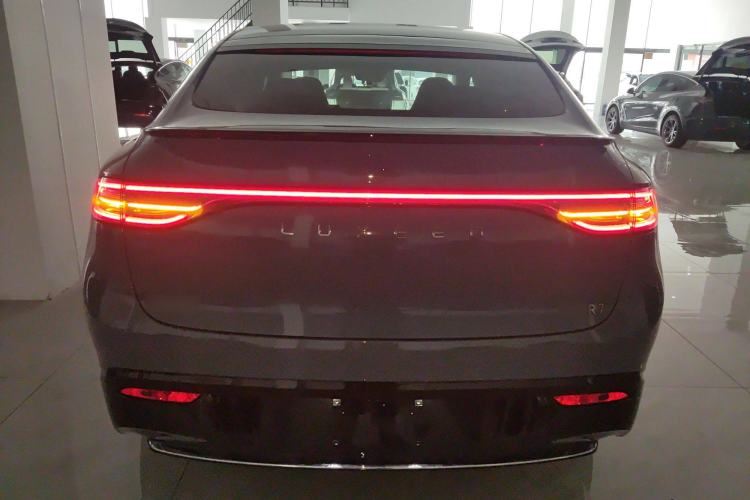 Used Hima Luxeed R7 2024 All-Electric 736 km Ultra
