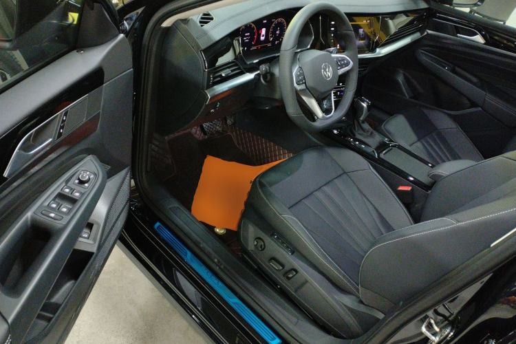 Used Volkswagen Passat 2025 Premium Version 380TSI Dragon Edition
