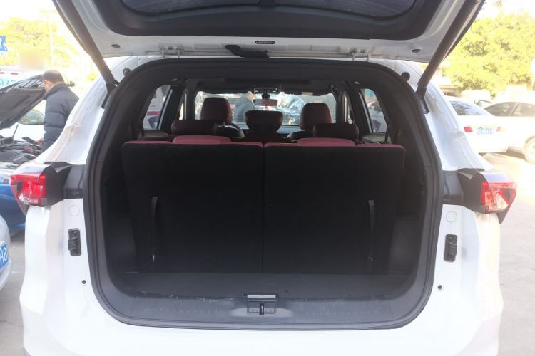 Used JETOUR X70 PLUS 2023 1.5T DCT Brave PLUS 7-Seater
